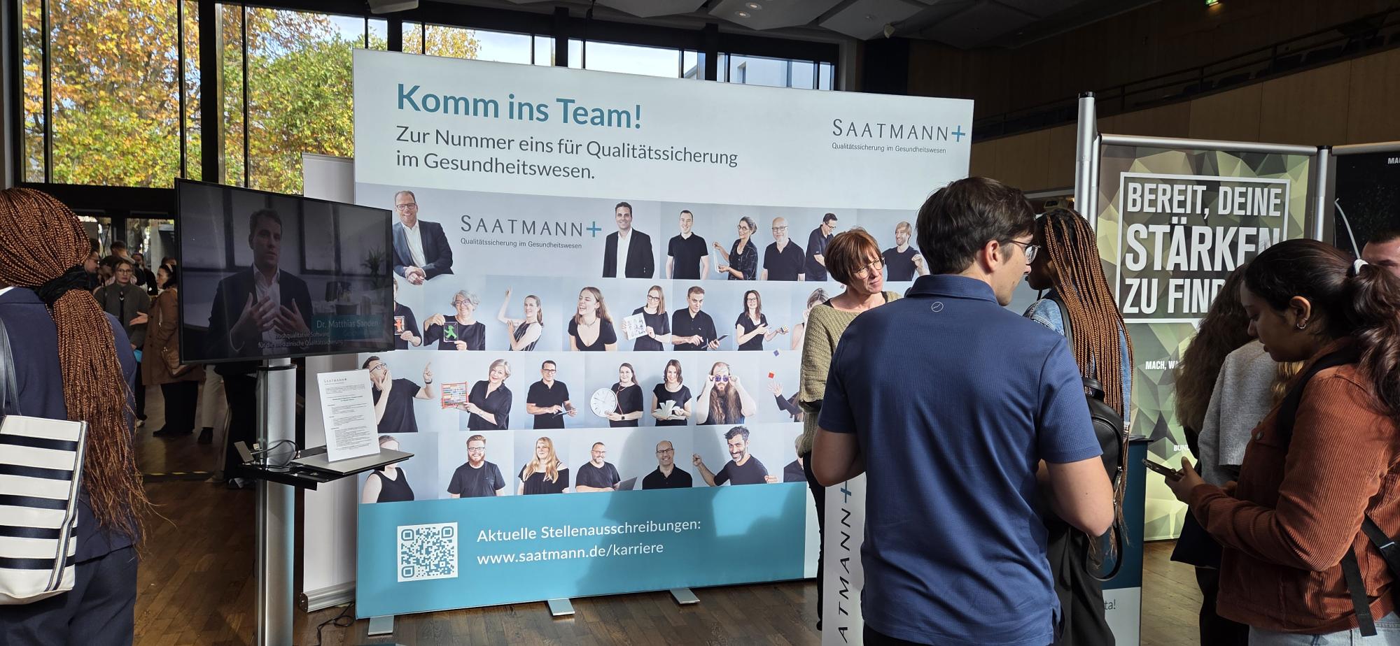 Saatmann bei der Hochschulkontaktmesse 2025 an der Hochschule Worms
